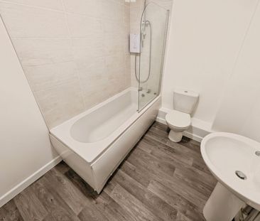 2 bedroom Flat To Let - Photo 4