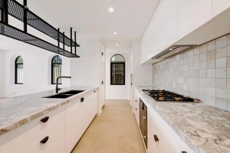 2/49 Drumalbyn Road,Bellevue Hill,New South Wales 2023, Sydney - Photo 4