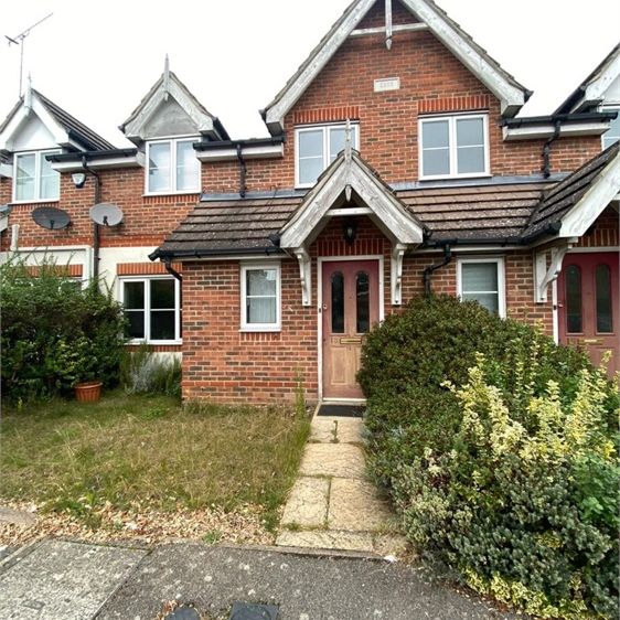 2 bed terraced house to rent in Huntington Place, Langley, SL3 - Photo 1