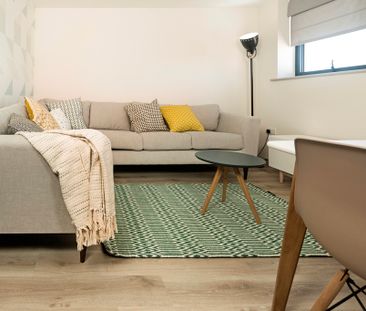 Corner House, Cathays - Photo 1