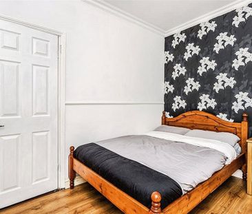 4 bedroom terraced house to rent - Photo 3