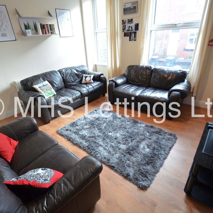 6 Bedroom Mid Terraced House for rent in Ashville Road - Photo 1
