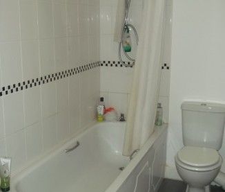 3 Bed - Fieldhead Street, Bradford, Bd7 - Photo 4