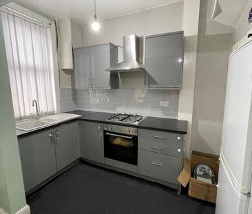 2 Bed Terraced House, Conway Mount, LS8 - Photo 2