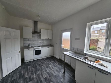3 bedroom terraced house to rent - Photo 4