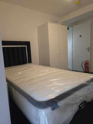 10 bedroom house share to rent - Photo 1