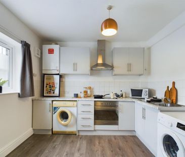 2 bedroom flat to rent - Photo 3