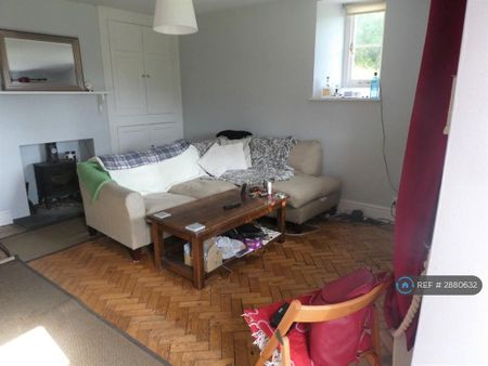 2 bedroom semi-detached house to rent - Photo 2