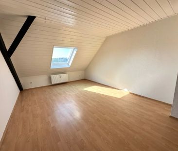 Frisch renovierte 3-Zimmer Altbauwohnung in zentrale Lage - Photo 3