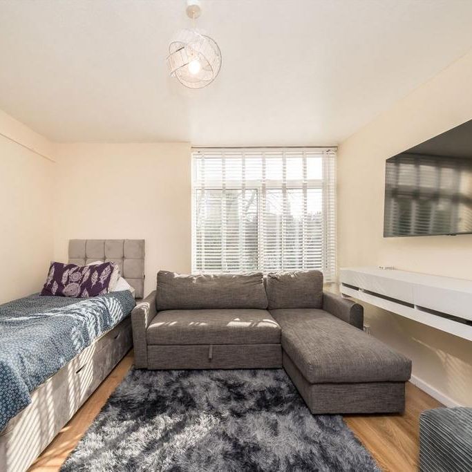 Studio to rent - Photo 1