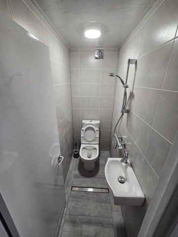 Room in a Shared House, Silver Street, N18 - Photo 3