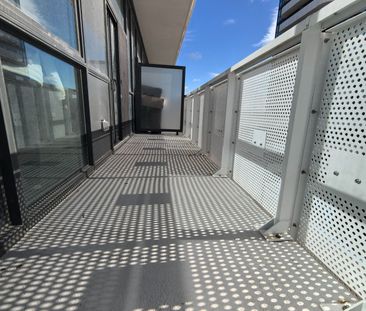 For Lease - 8 Interchange Way Unit# 617 C Tower, Vaughan, Ontario - Photo 2