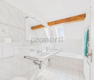 Charming 4-room duplex apartment with attic charm in Feuerthalen - Foto 2