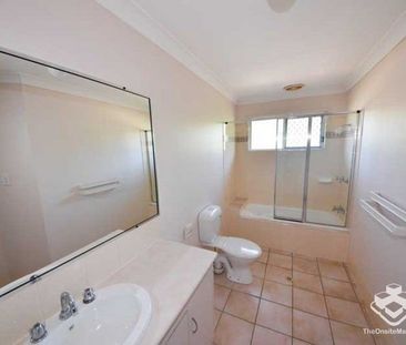 Fully Furnished 3 Bedroom Townhouse in Sunnybank - Photo 3