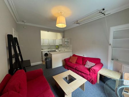 2 bedroom flat to rent - Photo 2