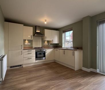 3 bedroom semi-detached house to rent - Photo 3