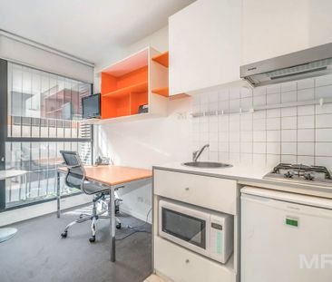 Furnished studio pad in the heart of Carlton - Photo 2