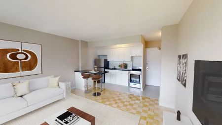 730 Ontario Street — 2 Bedroom - Photo 2