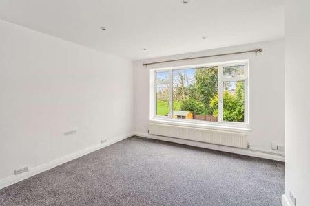 St Davids Close, Iver, SL0 - Photo 2