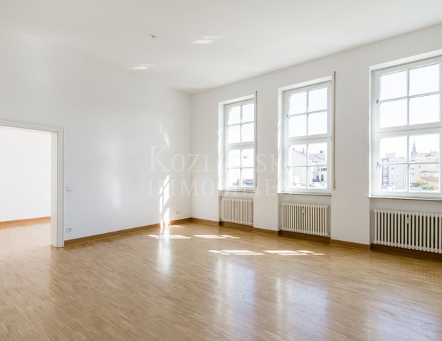 Im historischen Bankgebäude – Großzügiger 5-ZKB-Altbau mit EBK, Balkon und Lift! - Foto 1