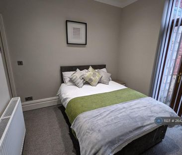 1 bedroom in a house share to rent - Photo 2