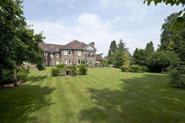 Tudor Grange, Oatlands Drive, Weybridge, KT13 - Photo 1