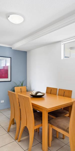 Easy Coastal Lifestyle – Furnished Spacious 2 Bed, 2 Bath Apartment - Photo 1