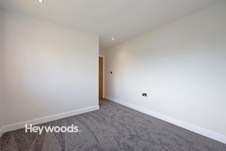 4 bedroom detached house to rent - Photo 4