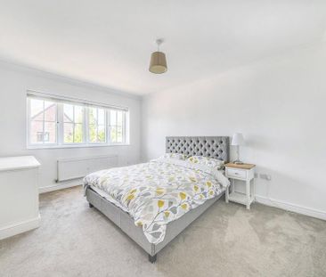 4 bedroom detached house to rent - Photo 6