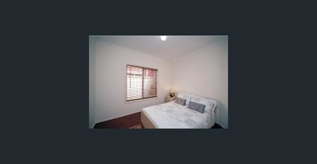 Contemporary Family Haven Near Prospect Road's Best Cafes - Photo 5