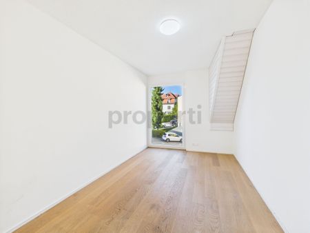 Familienfreundliches Einfamilienhaus mit sonnigem Garten und modernem Design in Urdorf - Photo 2