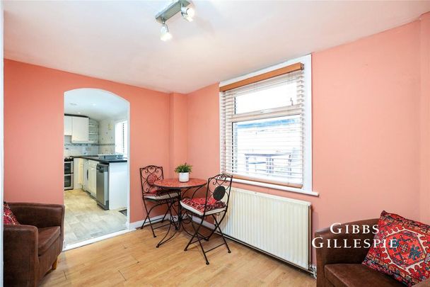 4 bedroom semi-detached house to rent - Photo 1