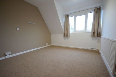 Priory Drive, Beech Hill, Reading, RG7 - Photo 2