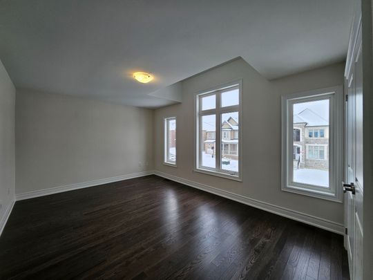 For Lease - 22 Watershed Gate Unit# upper, East Gwillimbury, Ontario - Photo 1