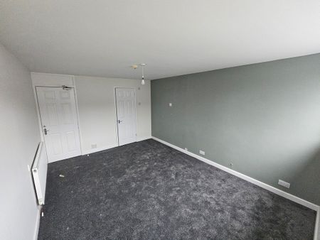 5 Bed Student Accommodation - Photo 3