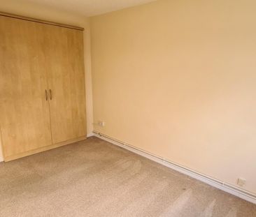 2 bedroom Flat To Let - Photo 6