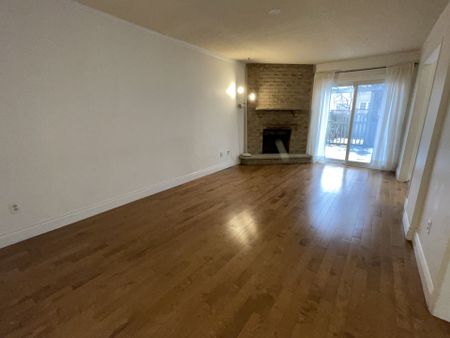 For Lease - 3216 Dovetail Mews Unit# MAIN & 2nd FLOOR, Mississauga, Ontario - Photo 2