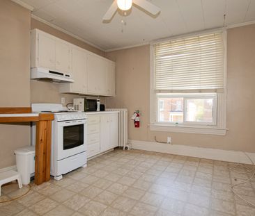 Frontenac Street Apartments - Photo 6