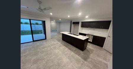 Near New 4 Bedroom Home - Photo 5