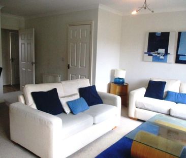 3 bedroom semi-detached house to rent - Photo 3