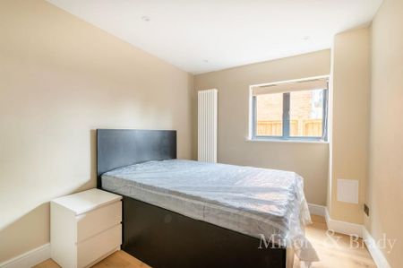 6 bedroom semi-detached house to rent - Photo 5