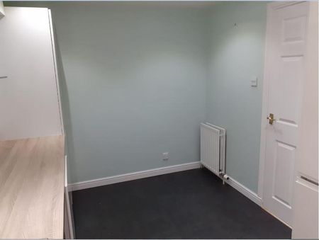 3 bedroom flat to rent - Photo 5