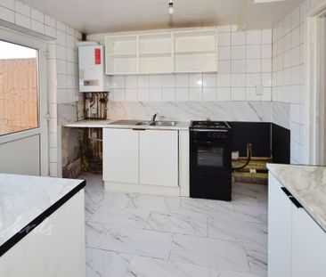 3 bedroom terraced house to rent - Photo 6