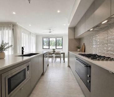 Brand New Luxury Living Backing Onto Golf Course | Prestigious Lake... - Photo 6