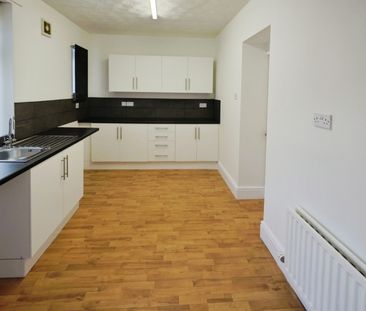 2 bedroom House To Let - Photo 2