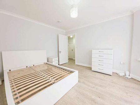 Court Way, Acton, W3 - Photo 5