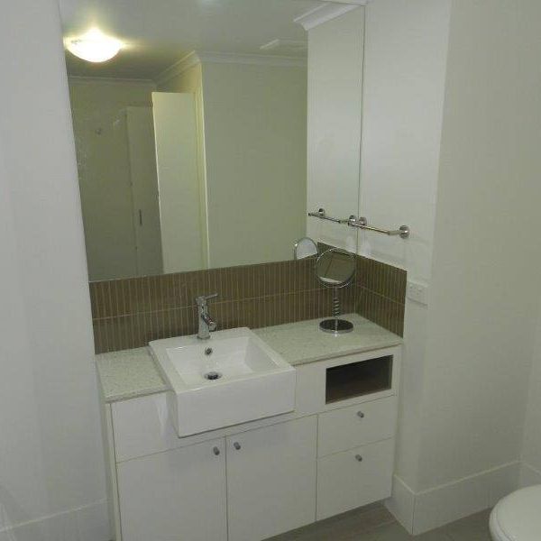 Self-Contained CBD Apartment - Photo 1