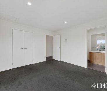 Spacious 3-Bedroom Home in Convenient Melton South Location - Photo 6