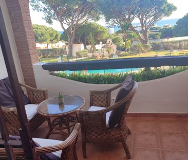 Alquiler de piso en Calle almendralejos de los jarales calahonda s/n - Photo 1