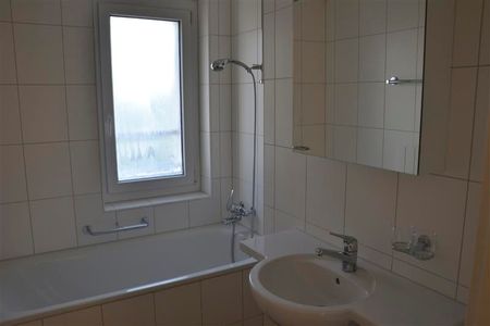 "Ruhige und zentrale 2.5-Zimmerwohnung in Baar" - Foto 4